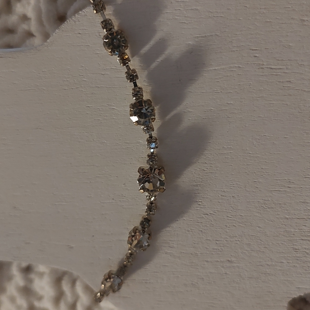 🌸Dainty Rhinestone Bracelet - Picture 3 of 3